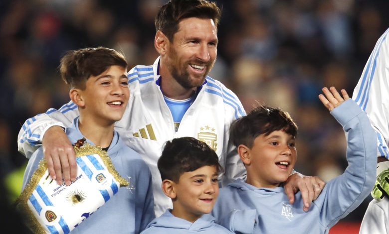 ميسي وعائلته.. حين لا يغادر برشلونة القلب حتى بعد الرحيل إلى ميامي