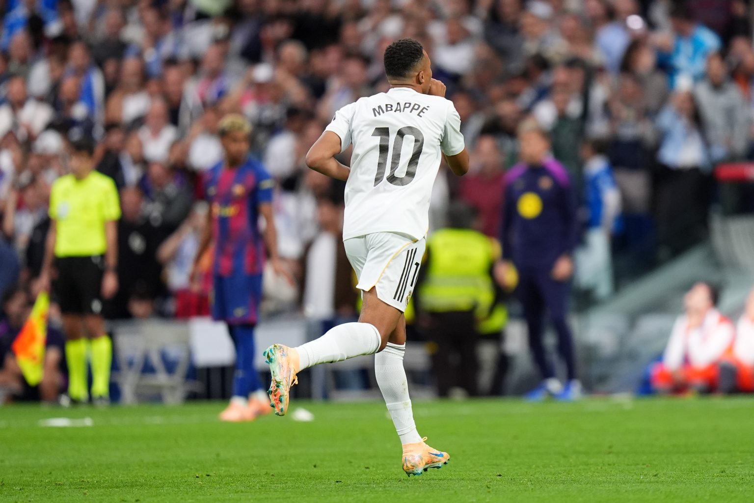 تشابي ألونسو يُعيد كتابة تاريخ ريال مدريد.. انطلاقة تتجاوز مجد مورينيو وتستعيد روح الستينيات