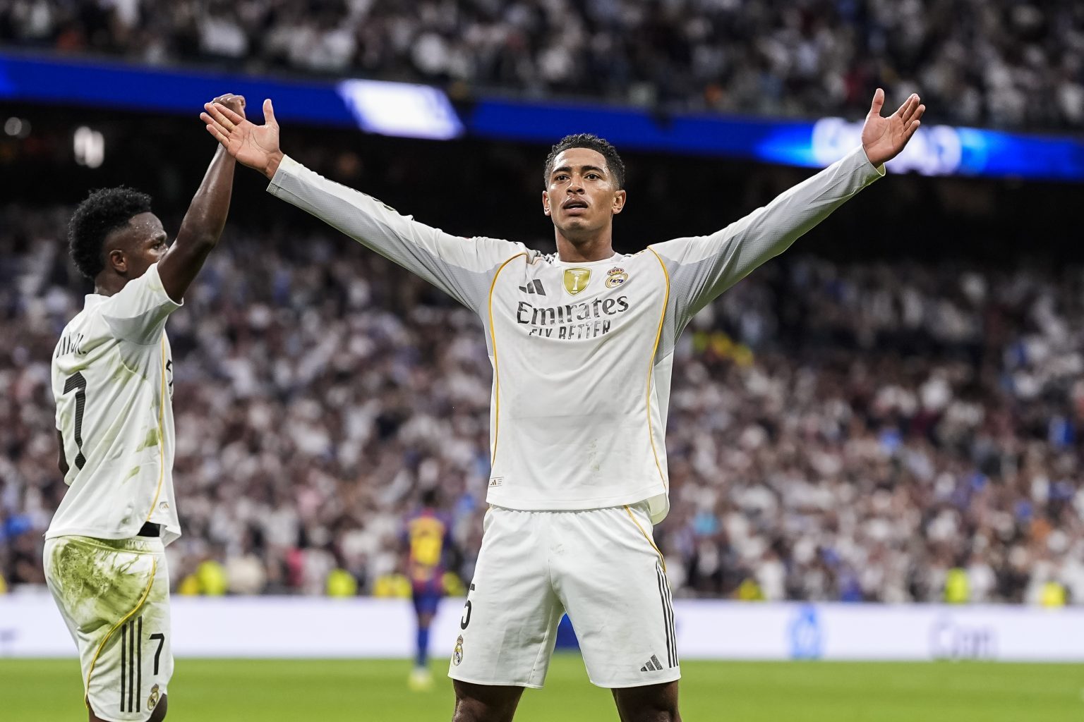 بين الأنفيلد والبرنابيو.. لماذا اختار بيلينجهام وتشابي ألونسو ريال مدريد بدلًا من ليفربول؟